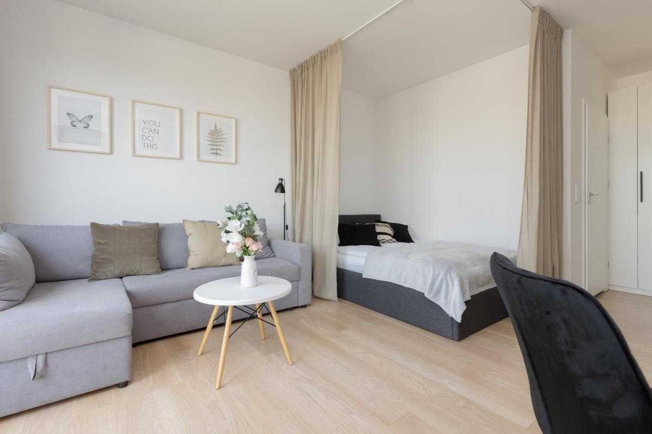 Апартаменти Beautiful With Parking Grzybowska By Renters *