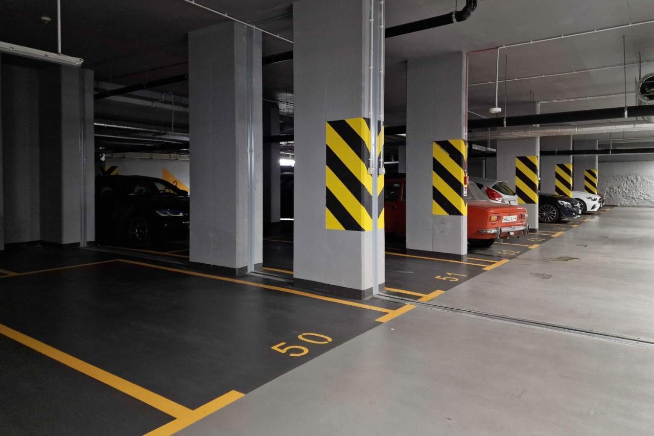Апартаменти Beautiful With Parking Grzybowska By Renters Варшава